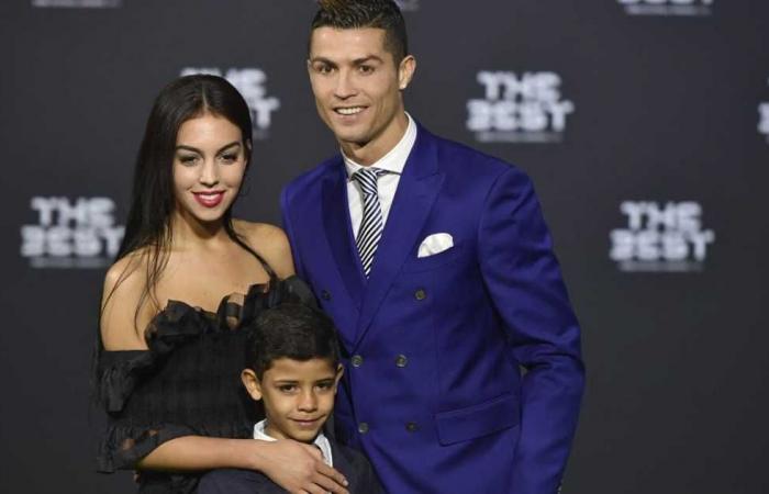 From Dubai .. Ronaldo surprises his fans with a message in...