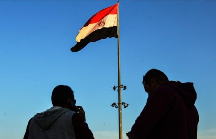 An official calls on some Egyptians not to leave their homes