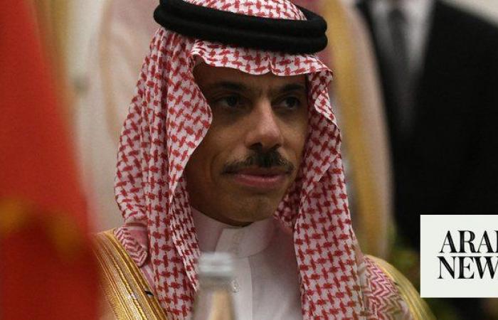 Saudi Foreign Minister congratulates Kuwaiti counterpart during phone call