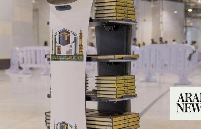 Makkah robots helping pilgrims and visitors