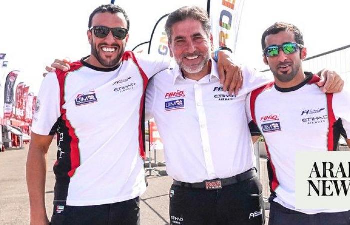 Team Abu Dhabi battle to keep F1 powerboating title hopes alive