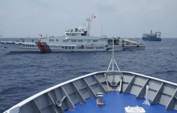 South China Sea: Philippines restocks outpost after flare-up with China
