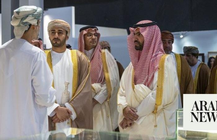 Saudi culture minister and Omani counterpart visit Riyadh book fair, attend concert