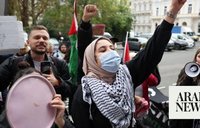 Protesters pack out London station demanding Gaza cease-fire