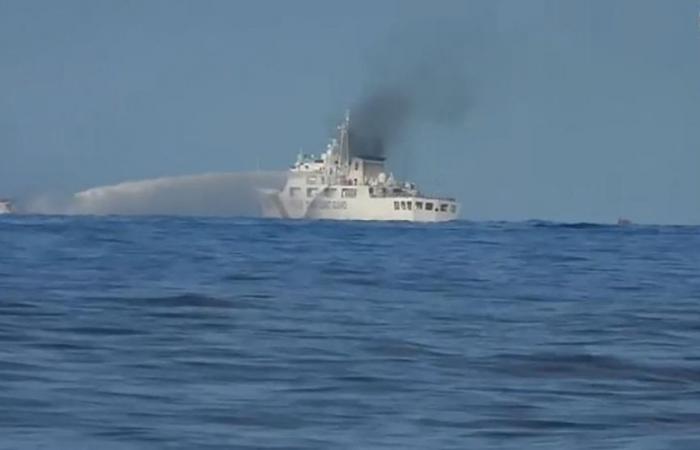 Chinese vessels in high-seas chase of Philippine boat with media