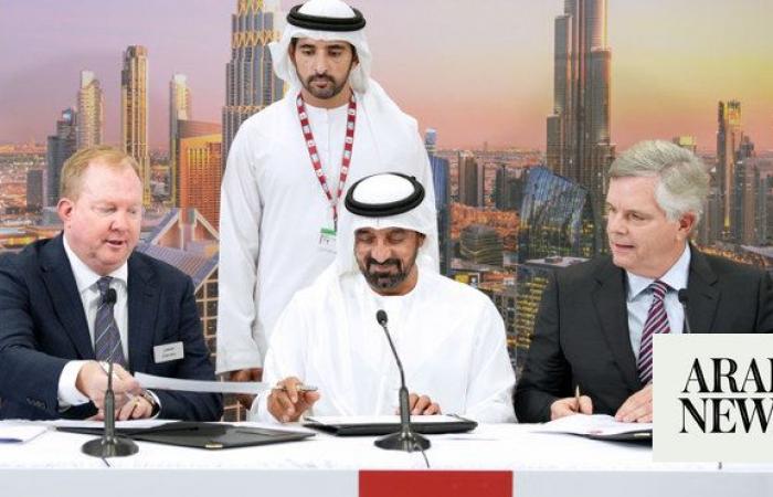Emirates and flydubai expand fleets with Boeing orders at Dubai Airshow