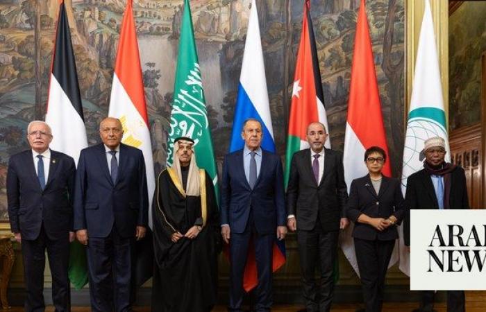 Ministerial committee assigned by joint Islamic-Arab summit holds meeting with Russian FM
