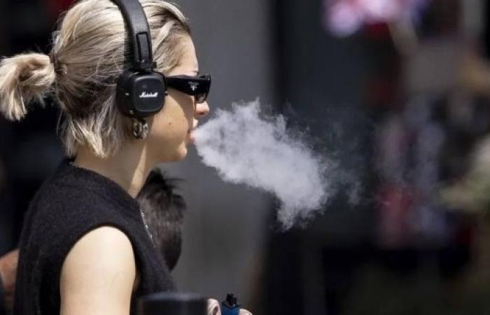 Australia to ban disposable vape imports from January
