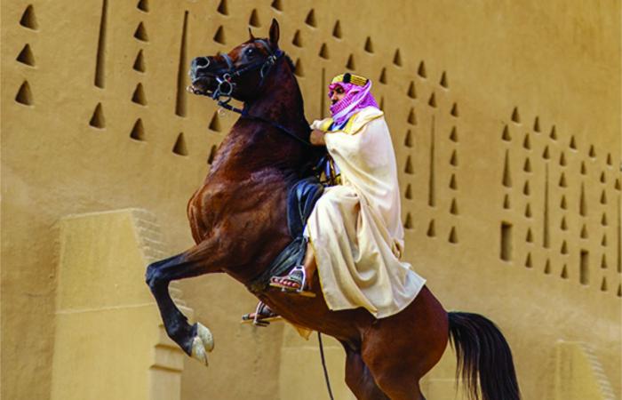 Saudi wood sculptor creates odes to nature, wildlife, ancient history