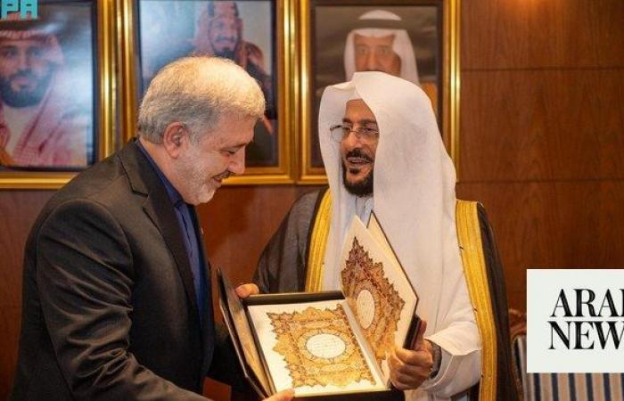 Saudi Islamic affairs minister receives Iran ambassador