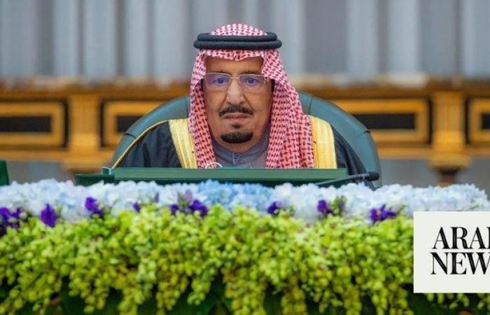 King Salman chairs cabinet session discussing Saudi-Qatari relations