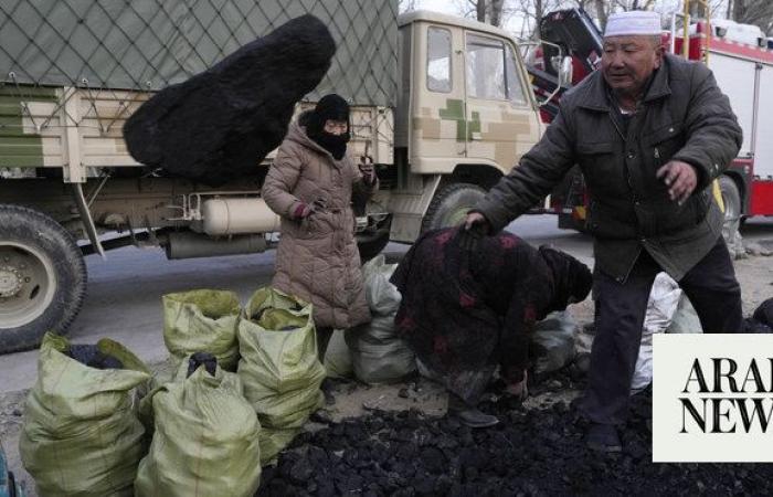 China’s earthquake survivors endure frigid temperatures and mourn the dead