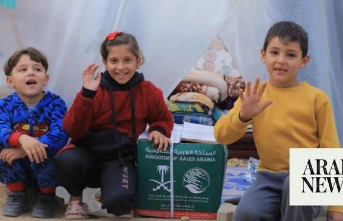 Saudi agency distributes food baskets in Rafah