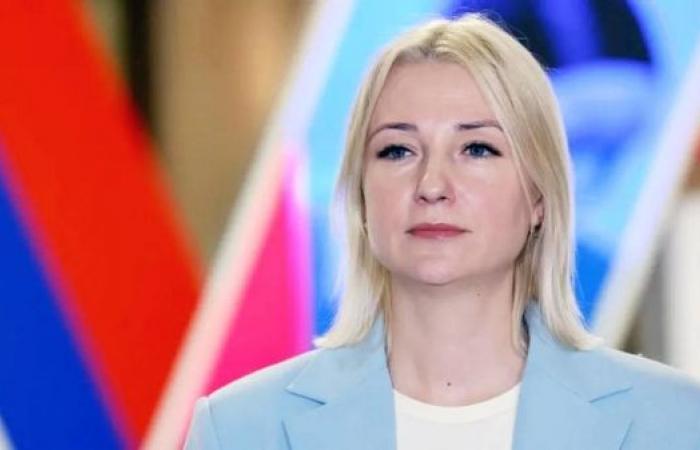 Russia bans anti-war candidate from challenging Putin