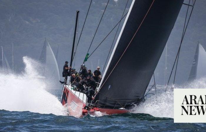 Sydney-Hobart race fleet sets sail, storms forecast