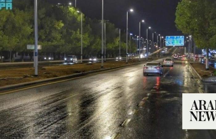 Saudi authorities call for caution as thunderstorms, hail set to hit until Saturday