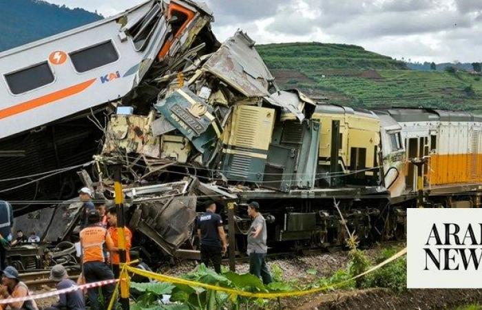 4 dead, 22 injured in Indonesia train collision
