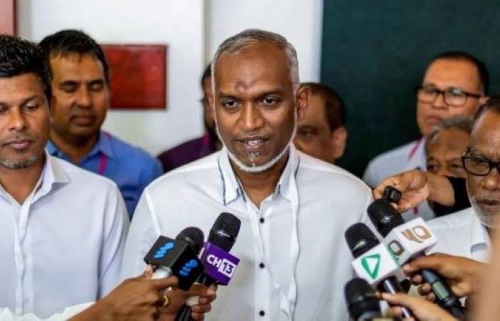 Maldives suspends ministers for calling Indian PM Modi 'terrorist' and 'clown'