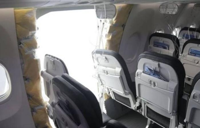Boeing admits mistake over plane door blow-out
