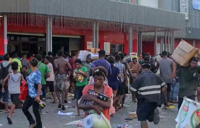Papua New Guinea vows crackdown after 15 killed in riots