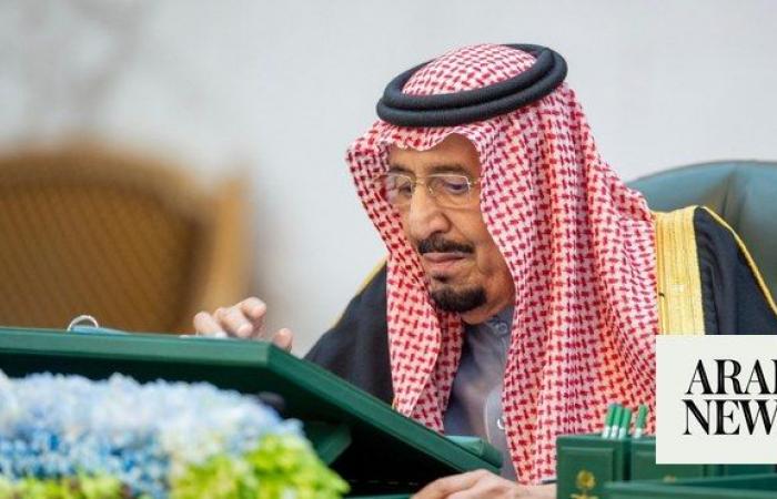 Saudi King attends weekly Cabinet meeting