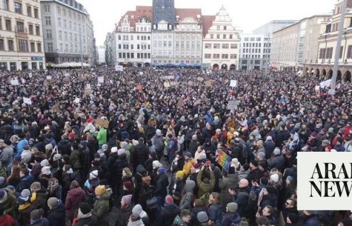 Hundreds of thousands protest against far right in Germany
