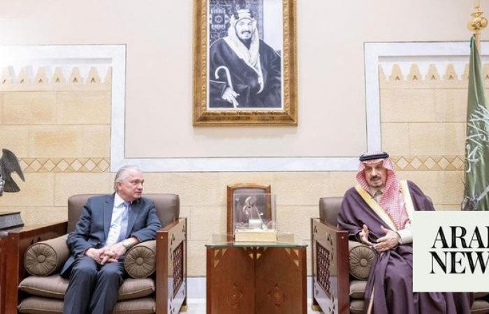 Governor receives Costa Rica minister in Riyadh