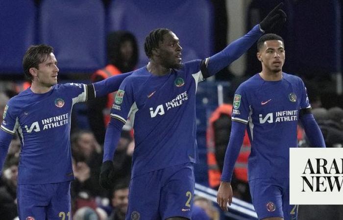 Chelsea hit Middlesbrough for six to reach League Cup final
