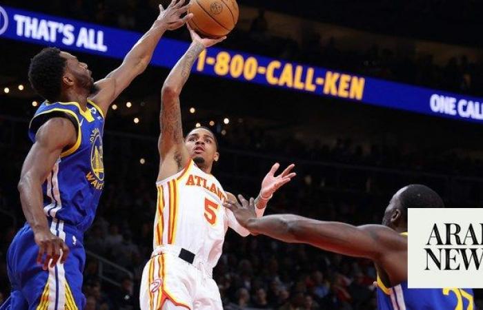Curry hits 60 but Warriors fall in Atlanta, Lakers beat Knicks