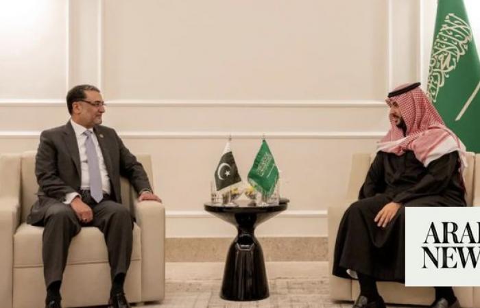 Saudi defense minister meets Pakistani counterpart
