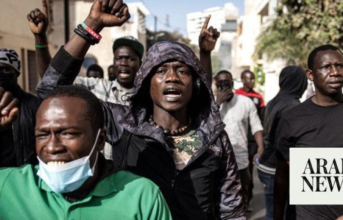 Clashes as Senegal parliament debates presidential poll delay