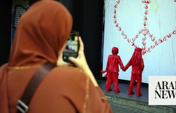 Barcelona street art installation calls for peace in Gaza