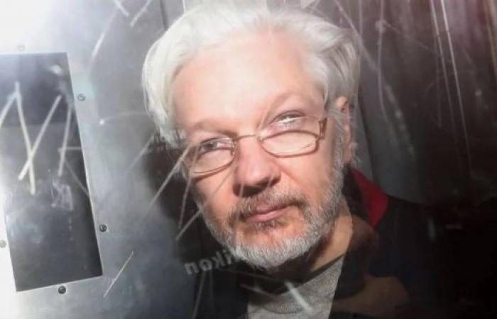 Julian Assange: Australian politicians call for release of WikiLeaks founder