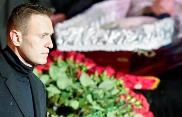 Navalny: Supporters' grief, defiance and hope after leader's death
