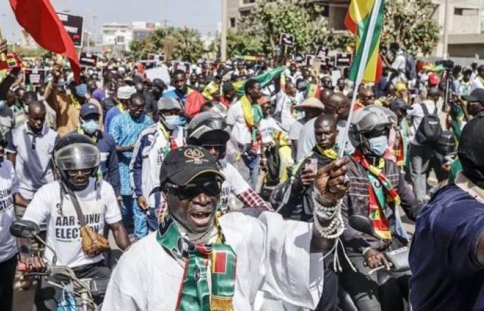 Senegal election: Opposition supporters march in Dakar calling for swift vote