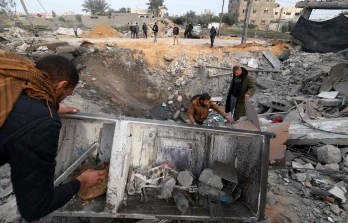 Strikes on Gaza kill scores as Paris hosts new truce talks
