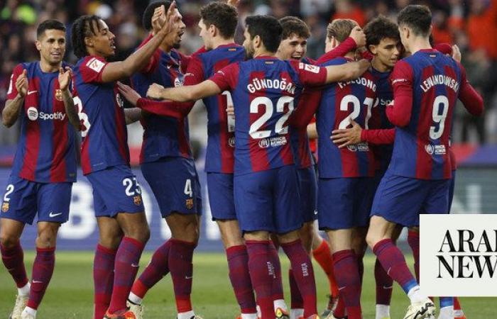 Barcelona thump Getafe to go second