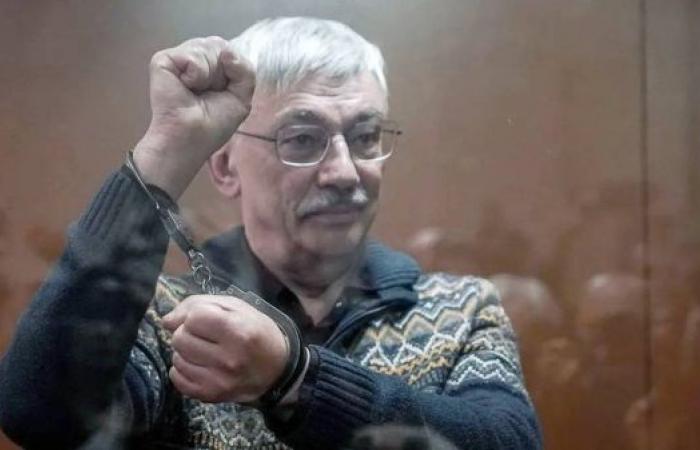 Russian human rights campaigner Orlov sentenced to jail