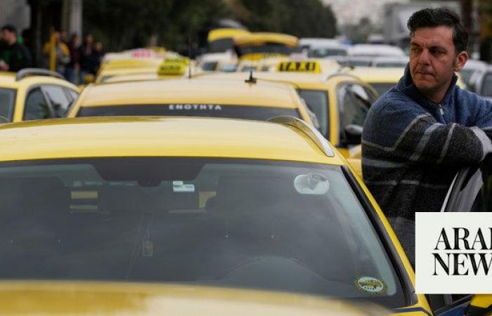 Strike by Athens taxi drivers coincides with nationwide public sector stoppage