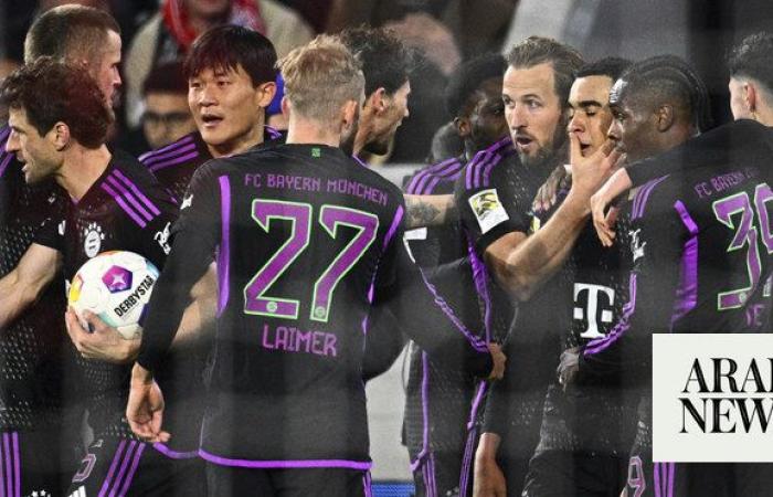 Bayern held in Freiburg to give Leverkusen advantage in title race