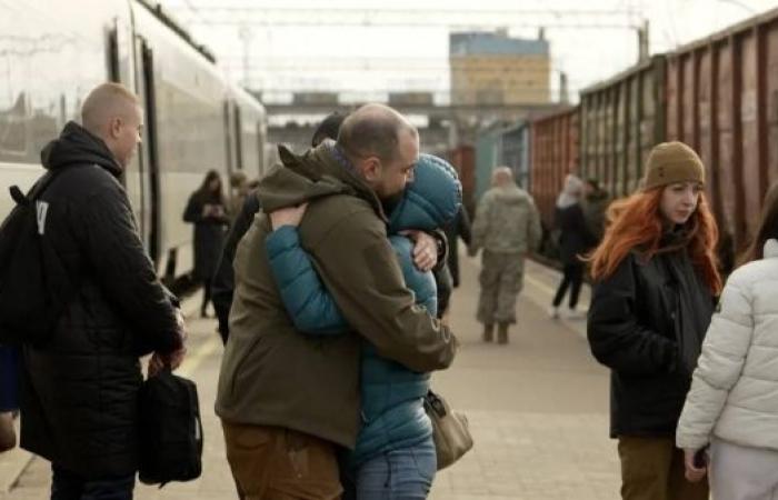 Eastern Ukraine residents brace for Russian advance