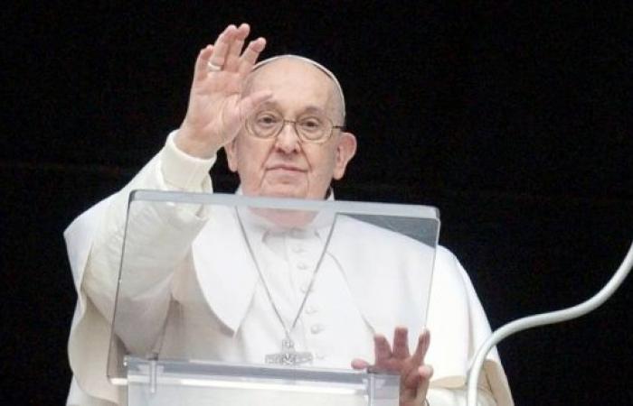 Pope sparks anger after saying Ukraine should have ‘courage of the white flag’ and negotiate