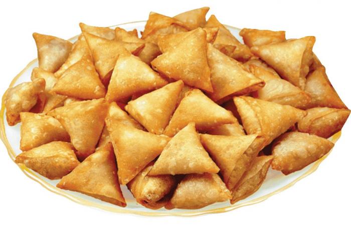 Manda pastry business thrives in old Karachi as samosas take over iftar