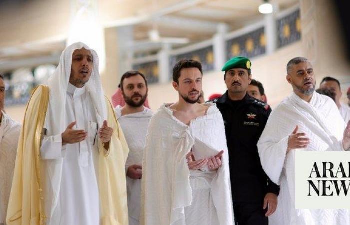 Jordan’s crown prince performs Umrah