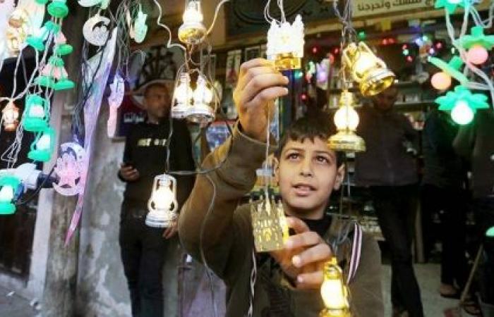 Children of Gaza spread joy for Ramadan, despite the war