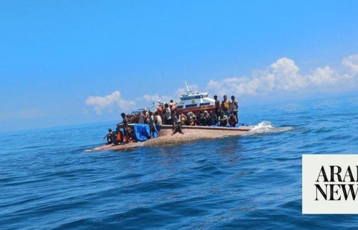 Indonesian rescuers scramble to save Rohingya refugees from capsized boat