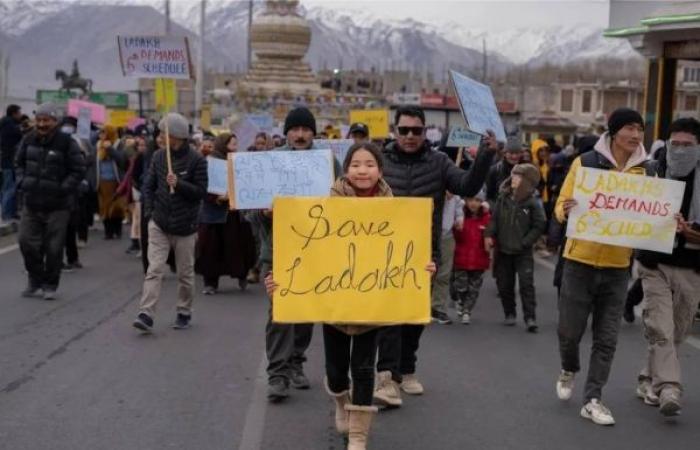 Thousands of Indians protest in Ladakh's freezing cold for statehood