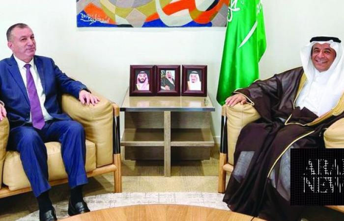 Saudi minister receives Algerian ambassador