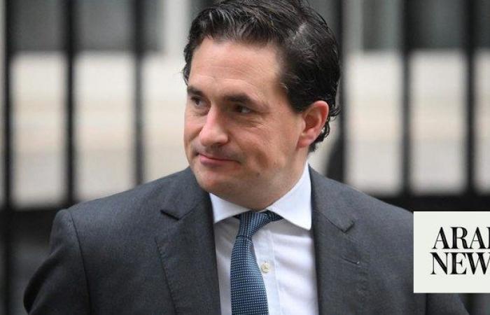 UK minister threatened with jail over Afghanistan probe