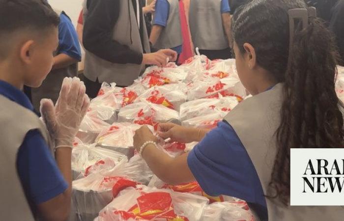 Saudi non-profit brings Jeddah’s youths together to distribute iftar to hundreds daily